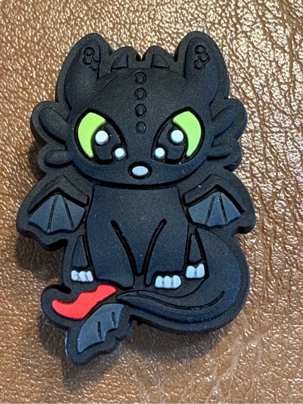 Toothless from How To Train Your Dragon Croc Charm - Picture 3 of 4